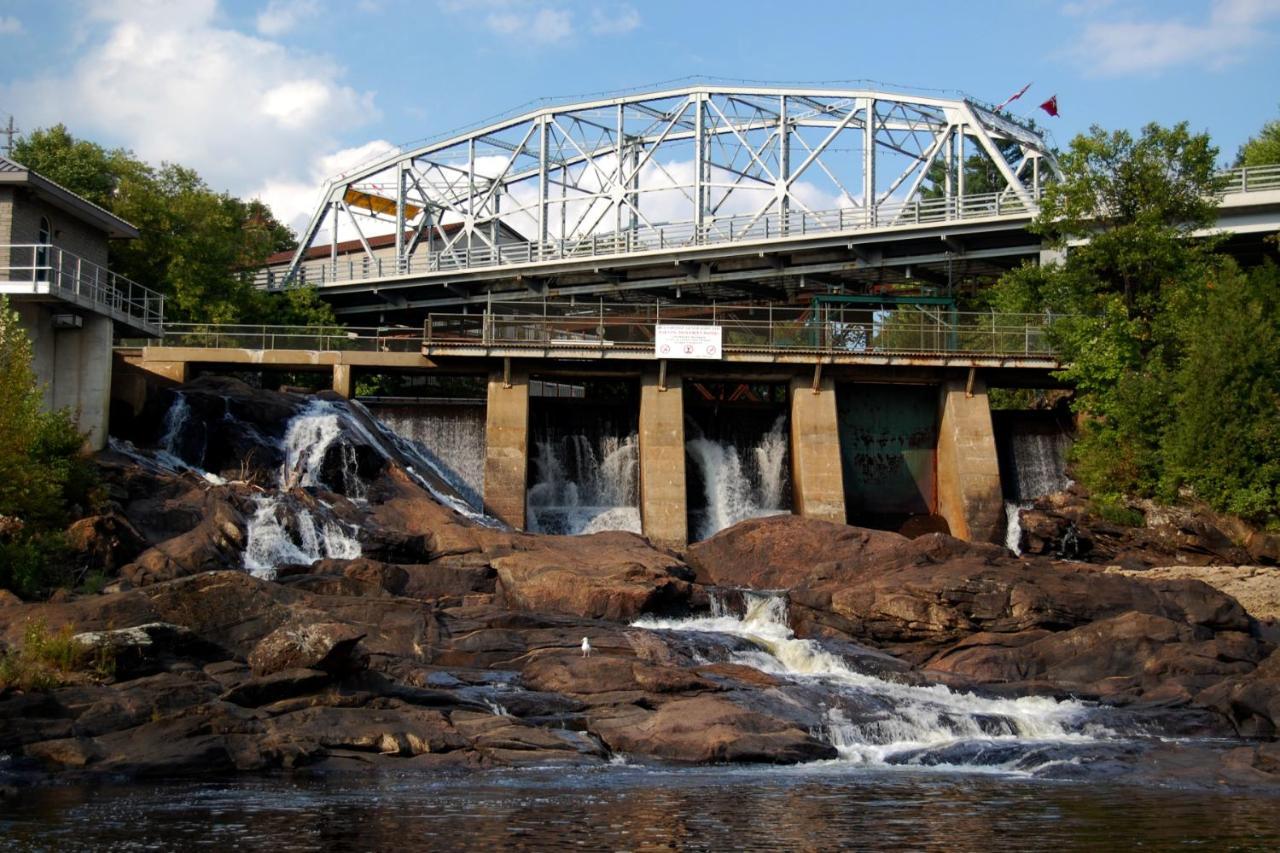 Inn At The Falls Bracebridge Extérieur photo